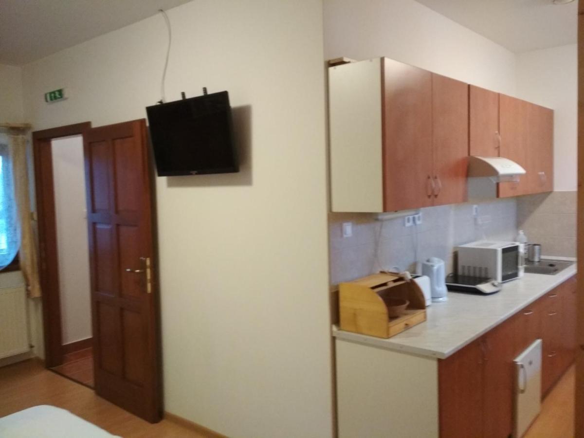 Julia Vendeghaz Apartment Tar Bagian luar foto