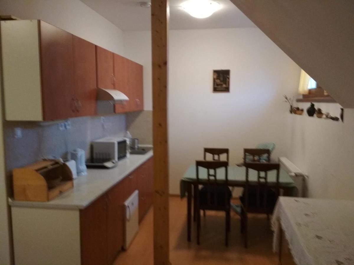 Julia Vendeghaz Apartment Tar Bagian luar foto