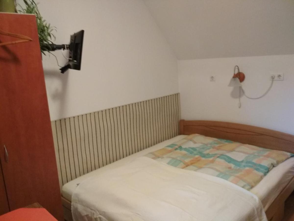 Julia Vendeghaz Apartment Tar Bagian luar foto